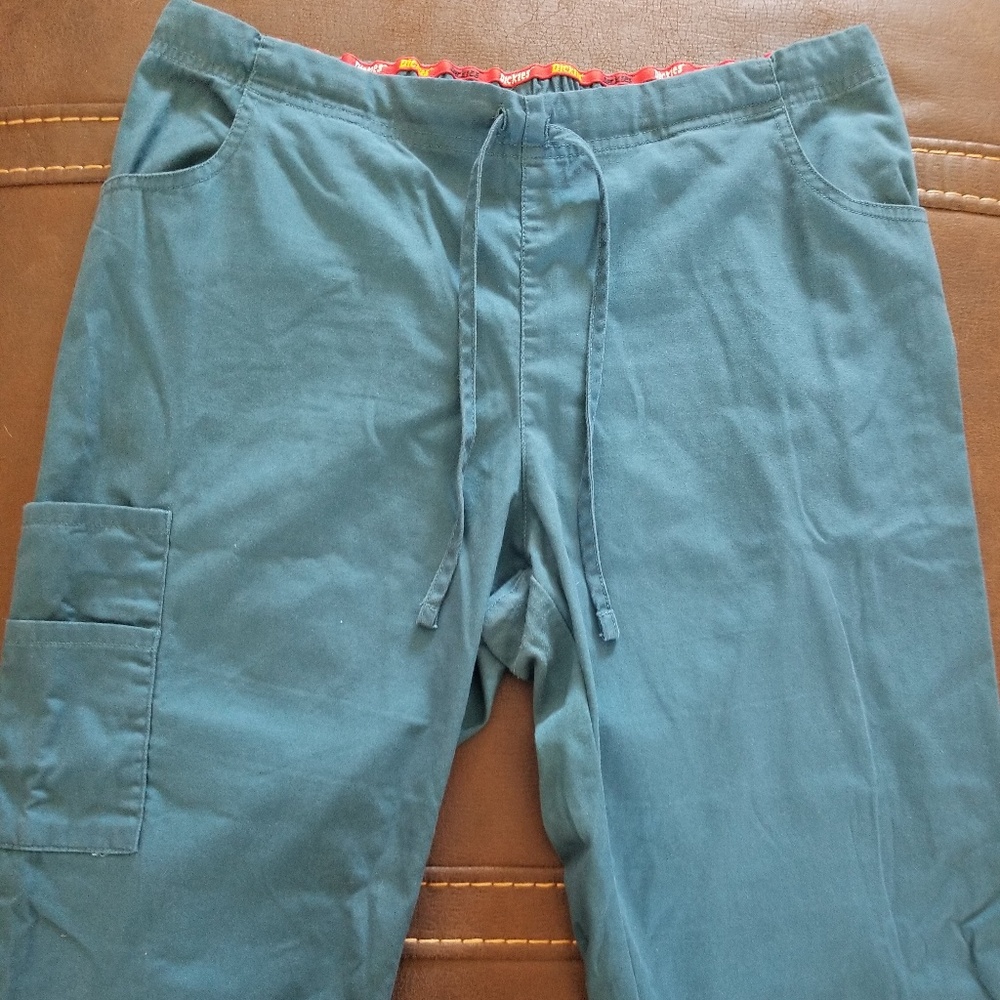 Dickies Signature Med Rise Scrub Cargo Pant